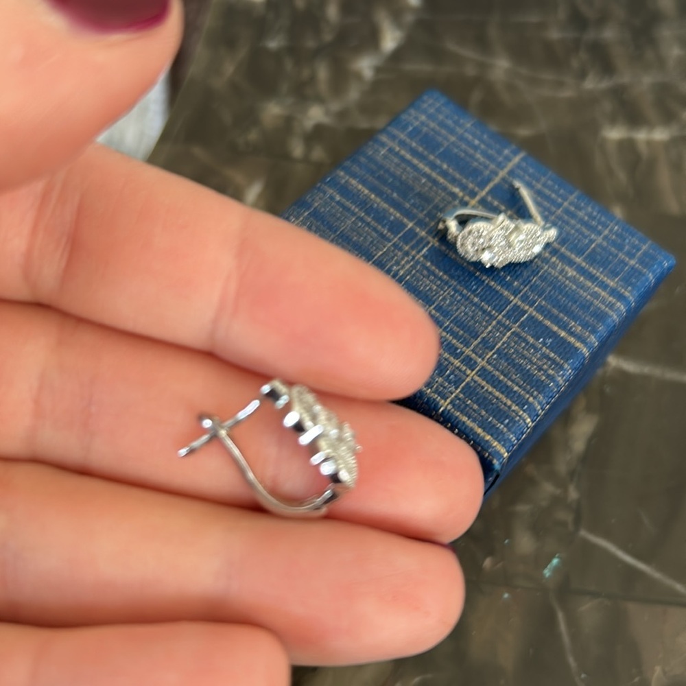 Earrings - Picture 3 of 4